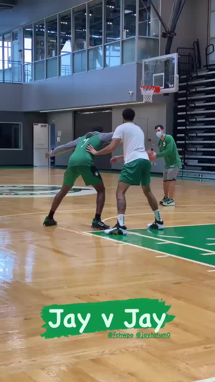 (塔图姆和杰伦布朗谁厉害)双J对决!塔图姆和杰伦-布朗单挑训练