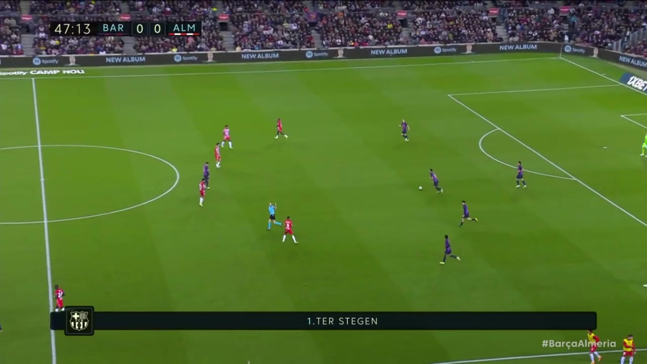 防守石化！登贝莱内切后低射破门 巴萨1-0领先（登贝莱签约巴萨）