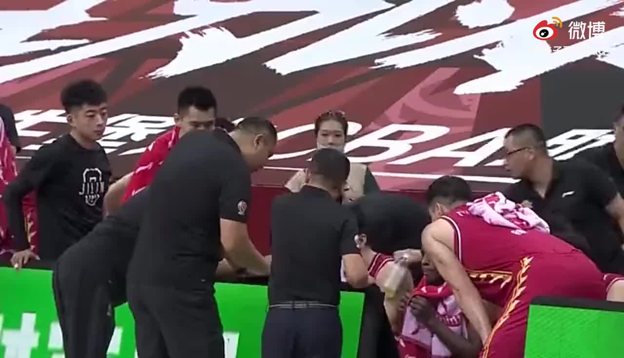 （7156雪儿简介）刘维伟指导曾托李克指导问女主播雪儿的身高