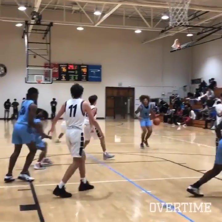 （jd戴维森比赛）模版威少？感受下2021届五星控卫JD-戴维森的劲爆球风