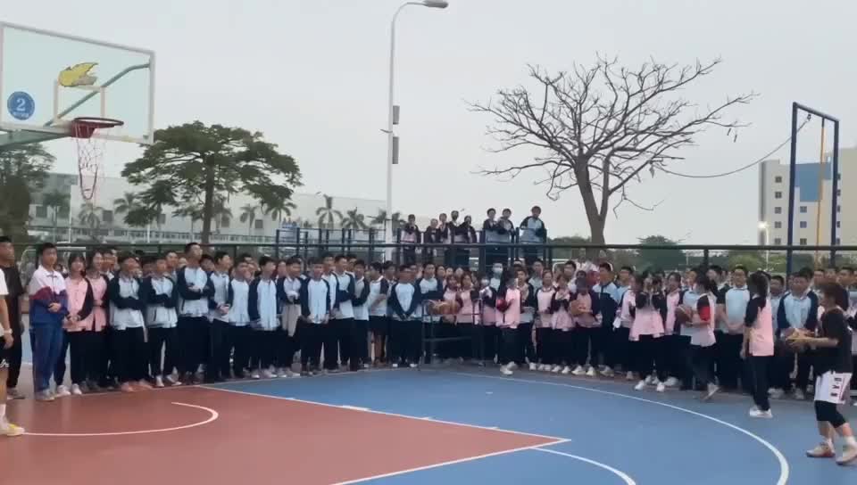 哟呵！妹纸这三分可否秒杀你