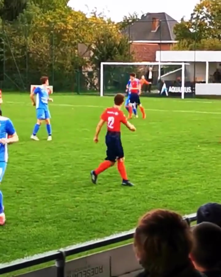 实在顶不动！感受下王哲林与小乔丹的对抗