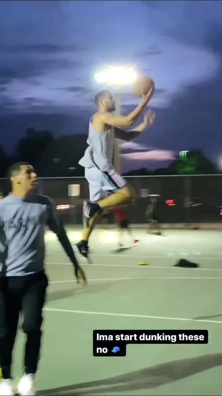 （这球有空中走步的嫌疑英语）这球有空中走步的嫌疑