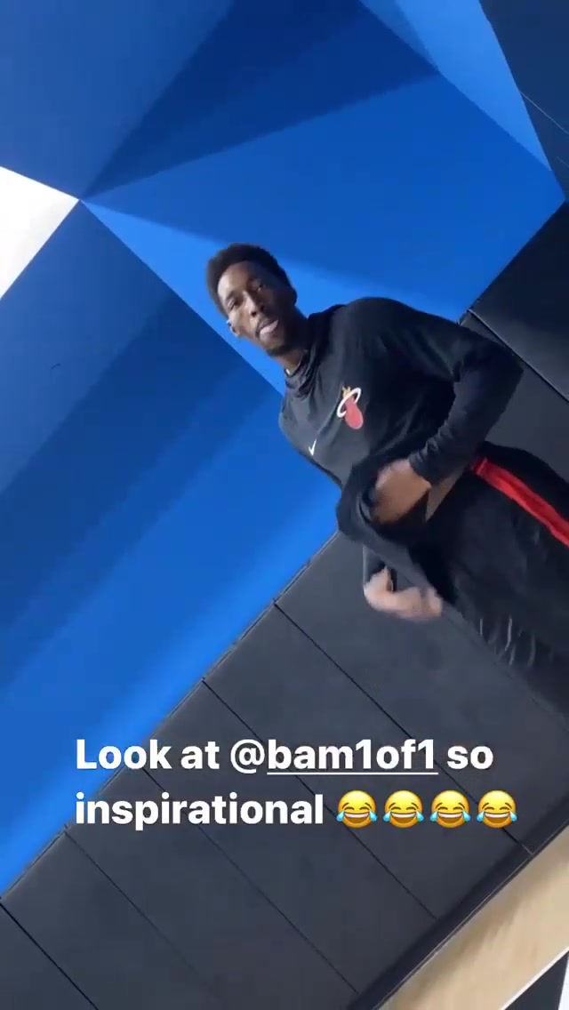 （米德切尔达）天道酬勤！米切尔晒和阿德巴约一起训练