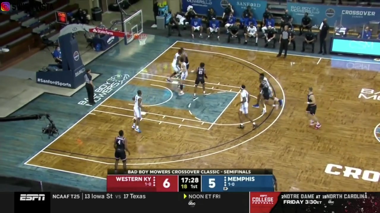 （查尔斯·贝西）查尔斯-贝西21分14板7率队胜孟菲斯