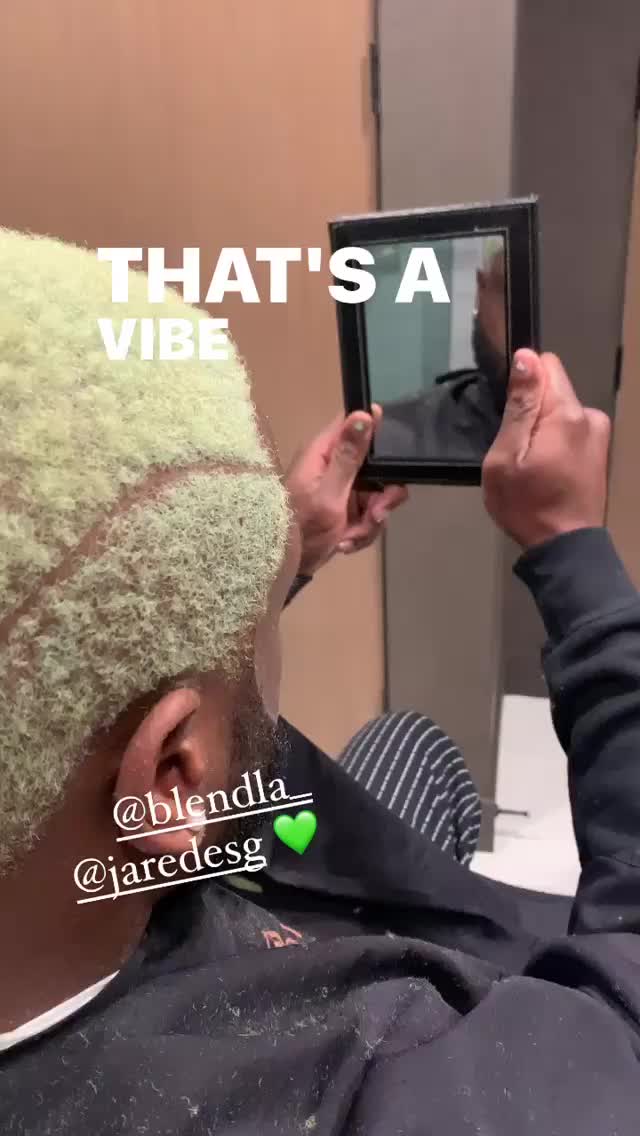 会玩还是这位大爷！韦德晒自己染发后的新发型