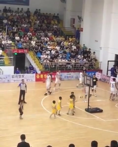 小小年纪就用上了双撤步