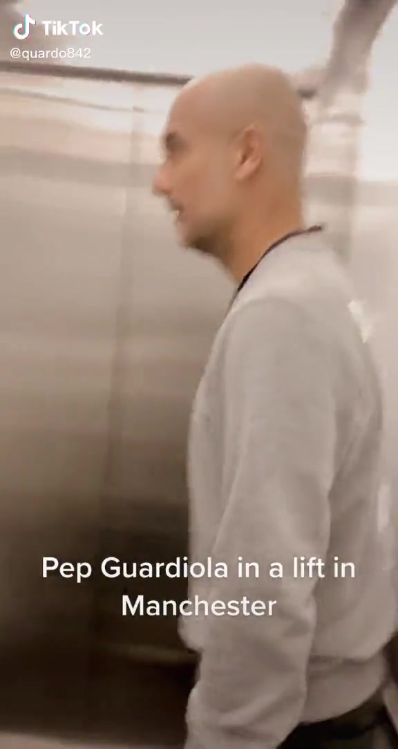 （篮球尴尬场面）篮球说唱，尴尬的我在地上抠出三室一厅