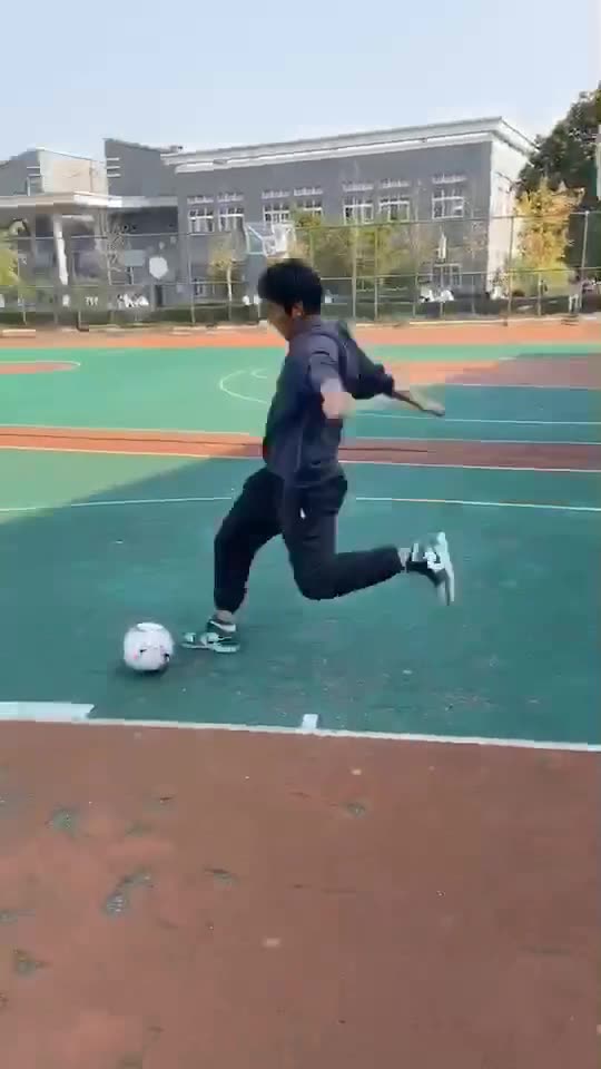 （一大脚打一个数字）一个大脚抡进三分