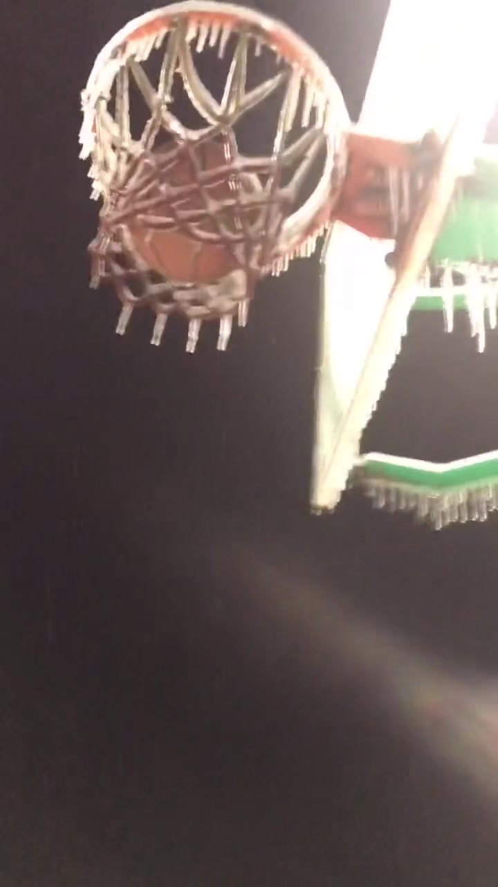 （这很艰难!东北的篮球如何去打球）这很艰难！东北的篮球如何去打