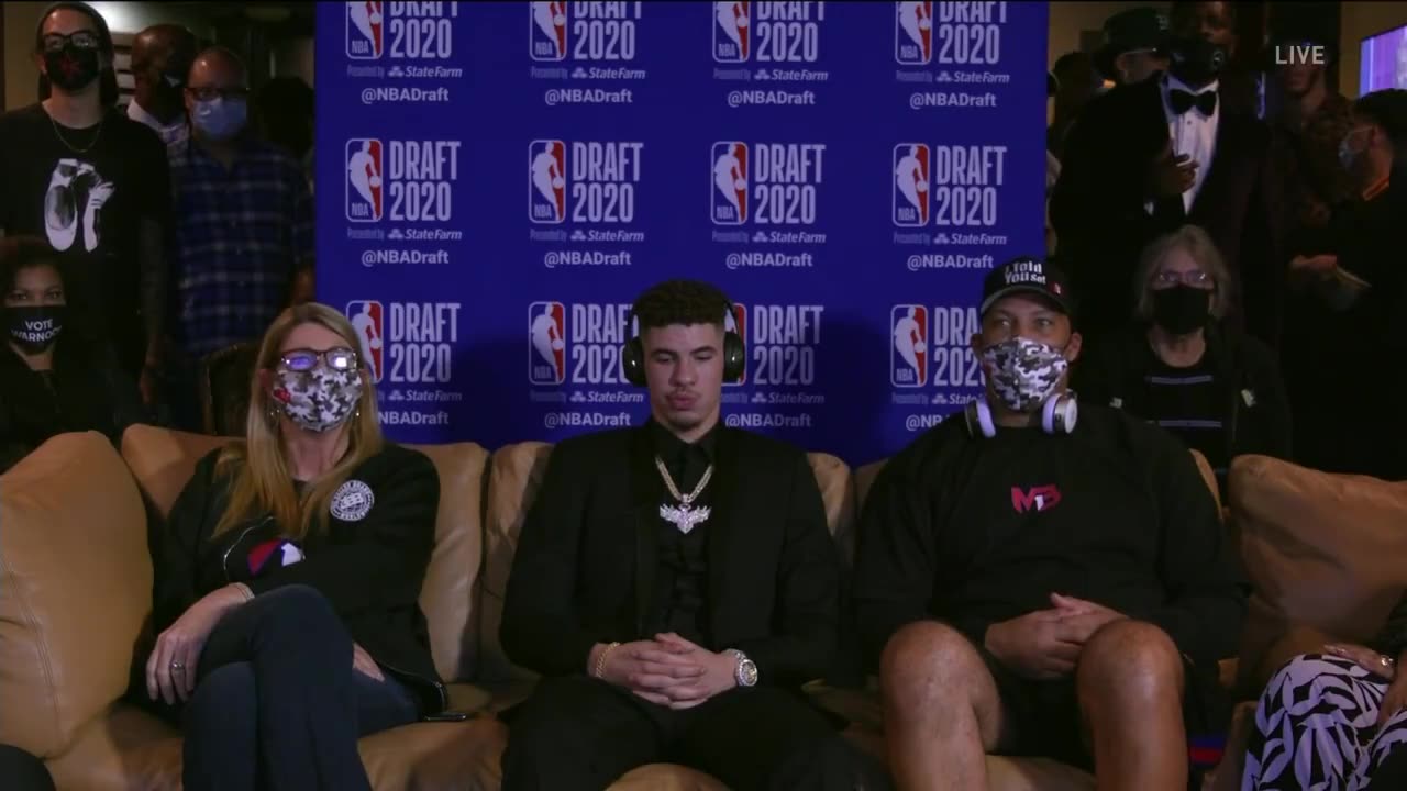 （黄蜂队拉梅洛）黄蜂用探花签选中拉梅洛-鲍尔