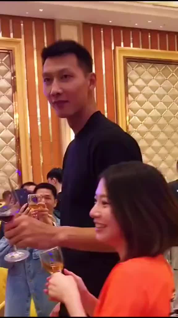 （近距离看阿联这颜值,真是帅哥）近距离看阿联这颜值，真是帅！