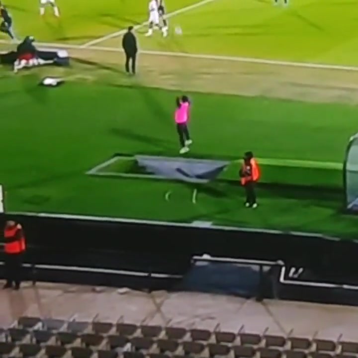 （防守的时候怎么办）刘维伟：该防守防守 该怎么打怎么打 纪录都是你们的