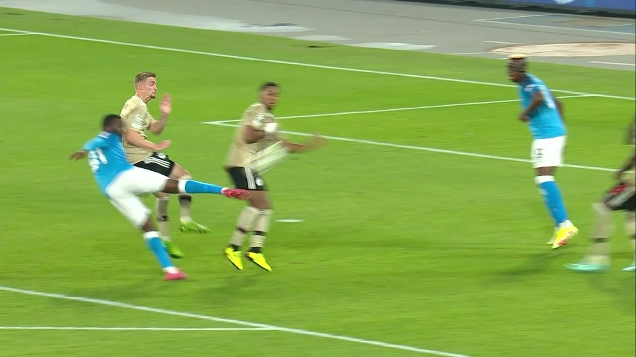 （最帅裁判员）有模有样！这是史上最萌裁判吧