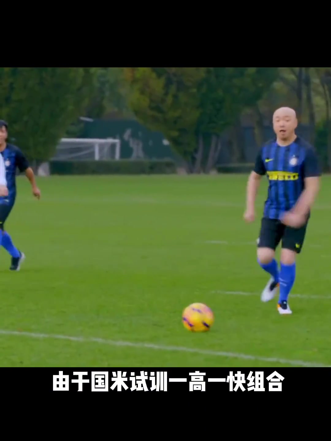 (莫兰特头发是什么)头发长就是能为所欲为!莫兰特“哪吒头”造型亮相球馆训练