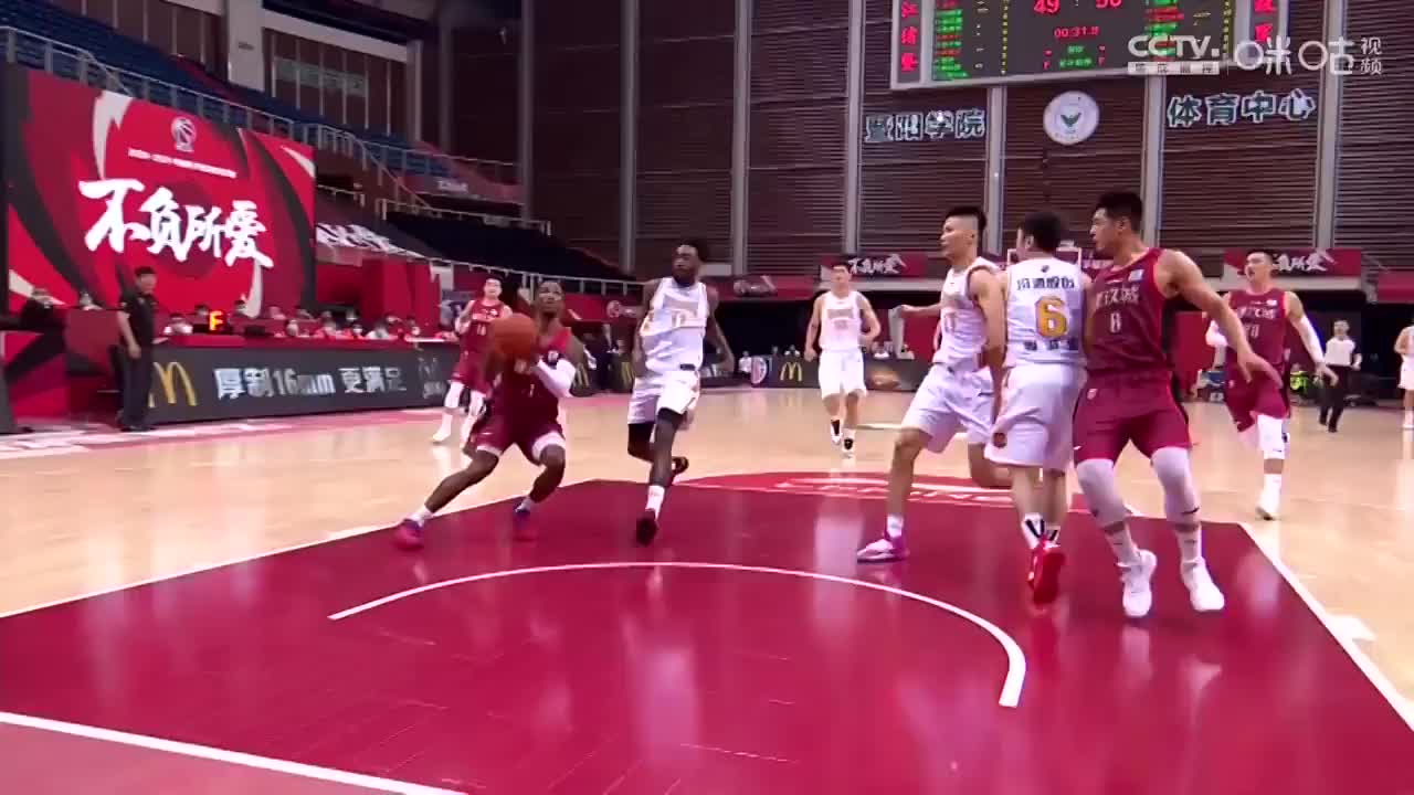 山西主帅丁伟质疑裁判：这不成你们主导比赛了吗？这中央五直播呢