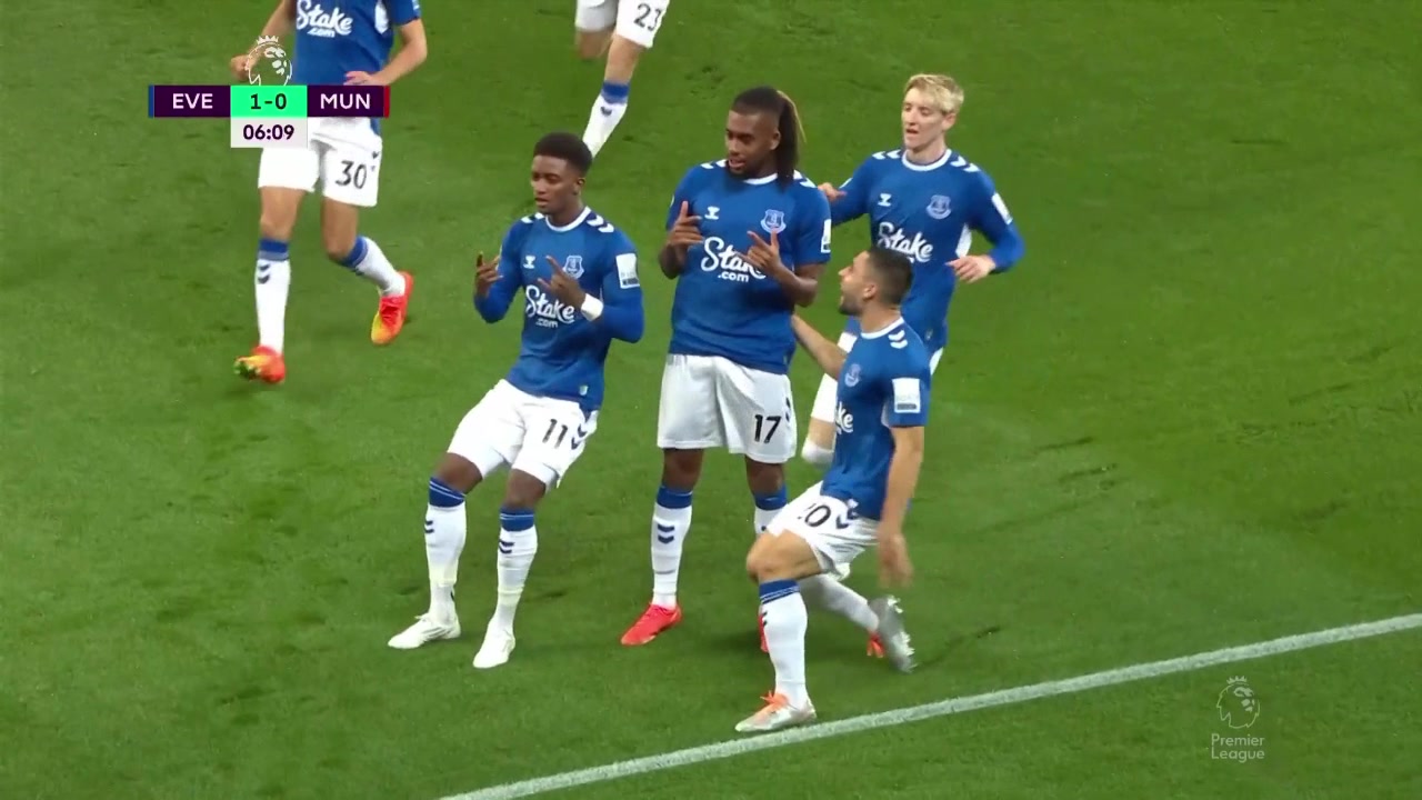 掌声响起来！李楠赛后更衣室鼓励队员