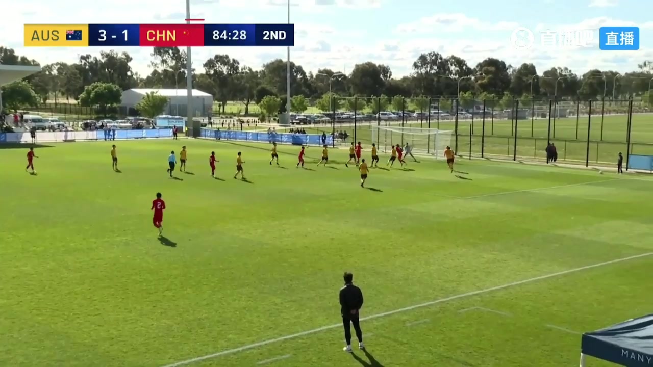 （郭艾伦吻）激情四射！郭艾伦韩德君床上拍段子