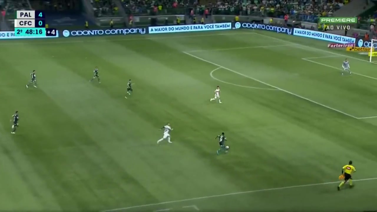 (保罗在球队上的视频)保罗球场各种骚操作集锦 我也就看了十遍而已!