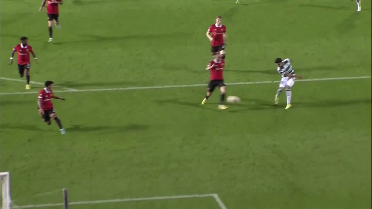 曼联再丢球！后防被打穿奥莫尼亚扳回一城（曼联aon）