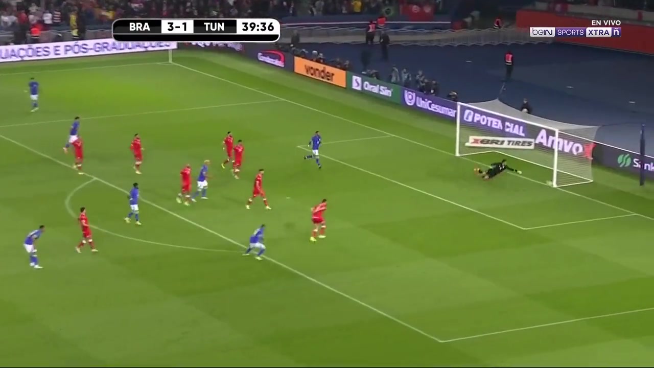 状态火热！拉菲尼亚爆射破门 完成梅开二度（拉菲尼亚集锦）