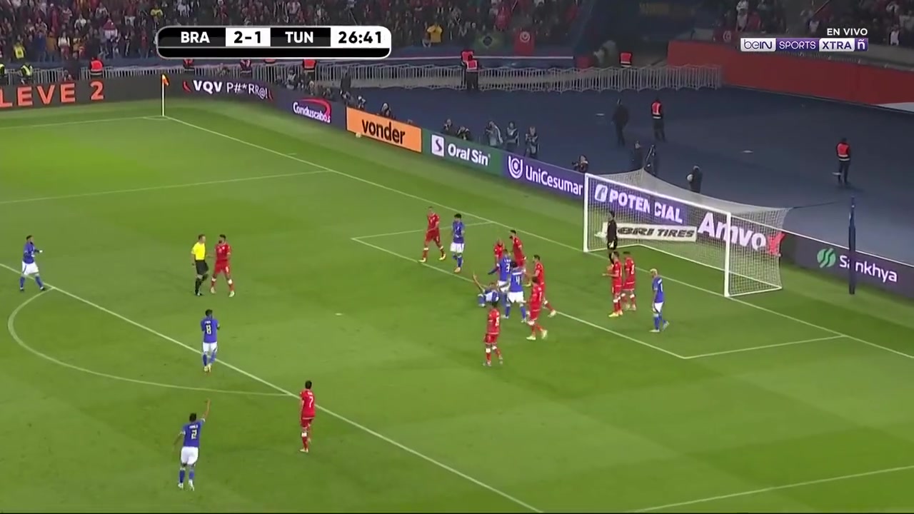 卡塞米罗禁区倒地造点 内马尔主罚点球稳稳罚进（卡塞米罗对皇马多重要）