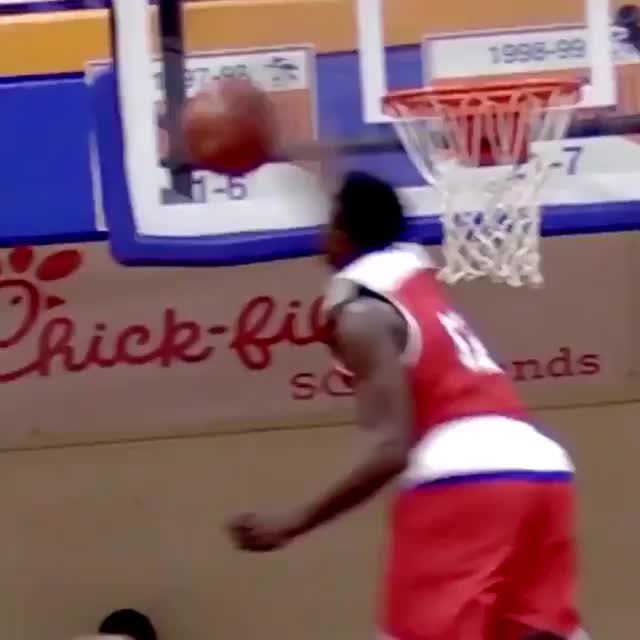 小朋友，你是否有很多问号？锡安高中的这记凶残大帽震惊全场