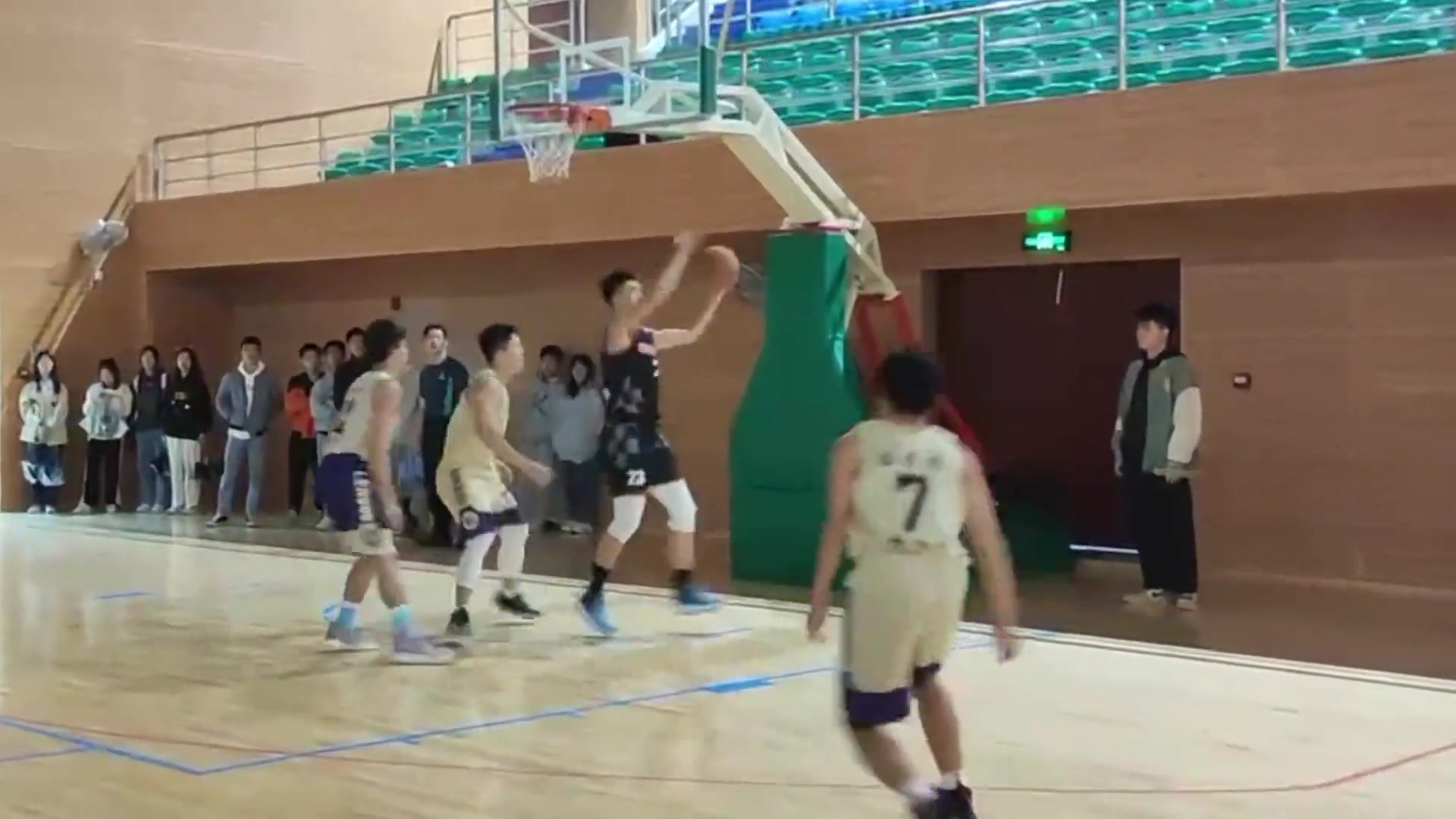 （本以为是小说没想到是自传）本以为是个长传 结果一发入魂了...