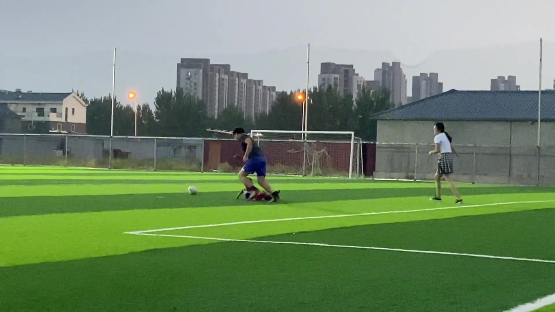 (保罗挑衅库里)保罗现场连线库里 聊到了为美国总統投票重要性