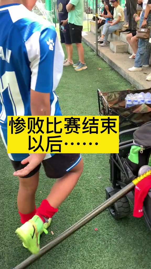 （瓜哥和科比的关系）可爱！瓜哥儿子带着科比三女儿小碧一块玩耍