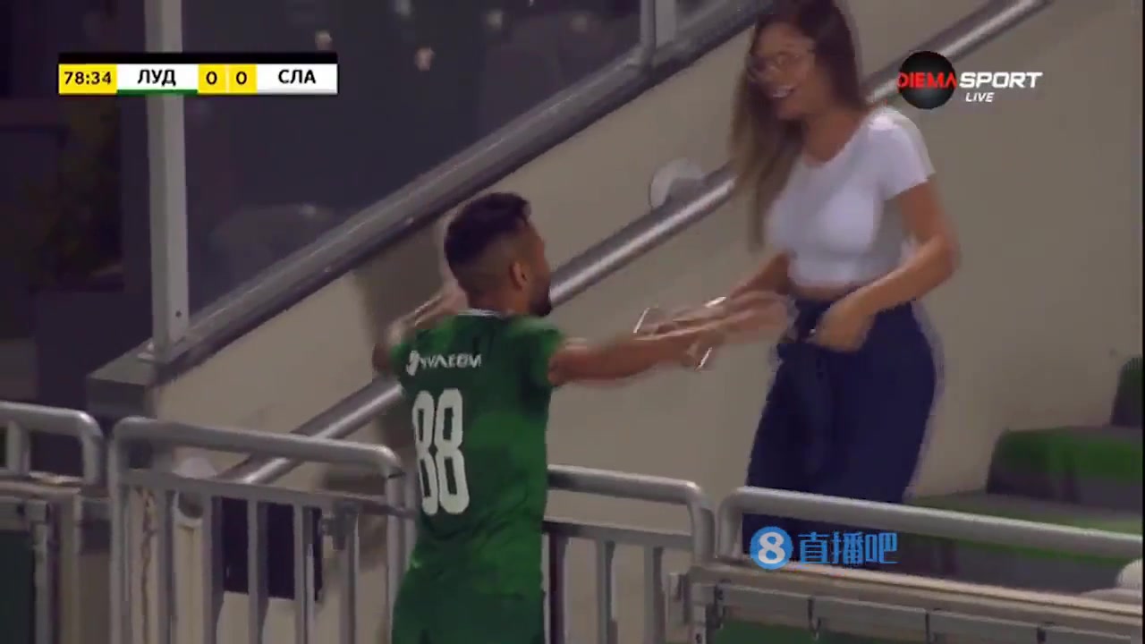 （辽篮刘燕宇简介）辽篮体测 刘雁宇助跑摸高371cm看呆郭艾伦