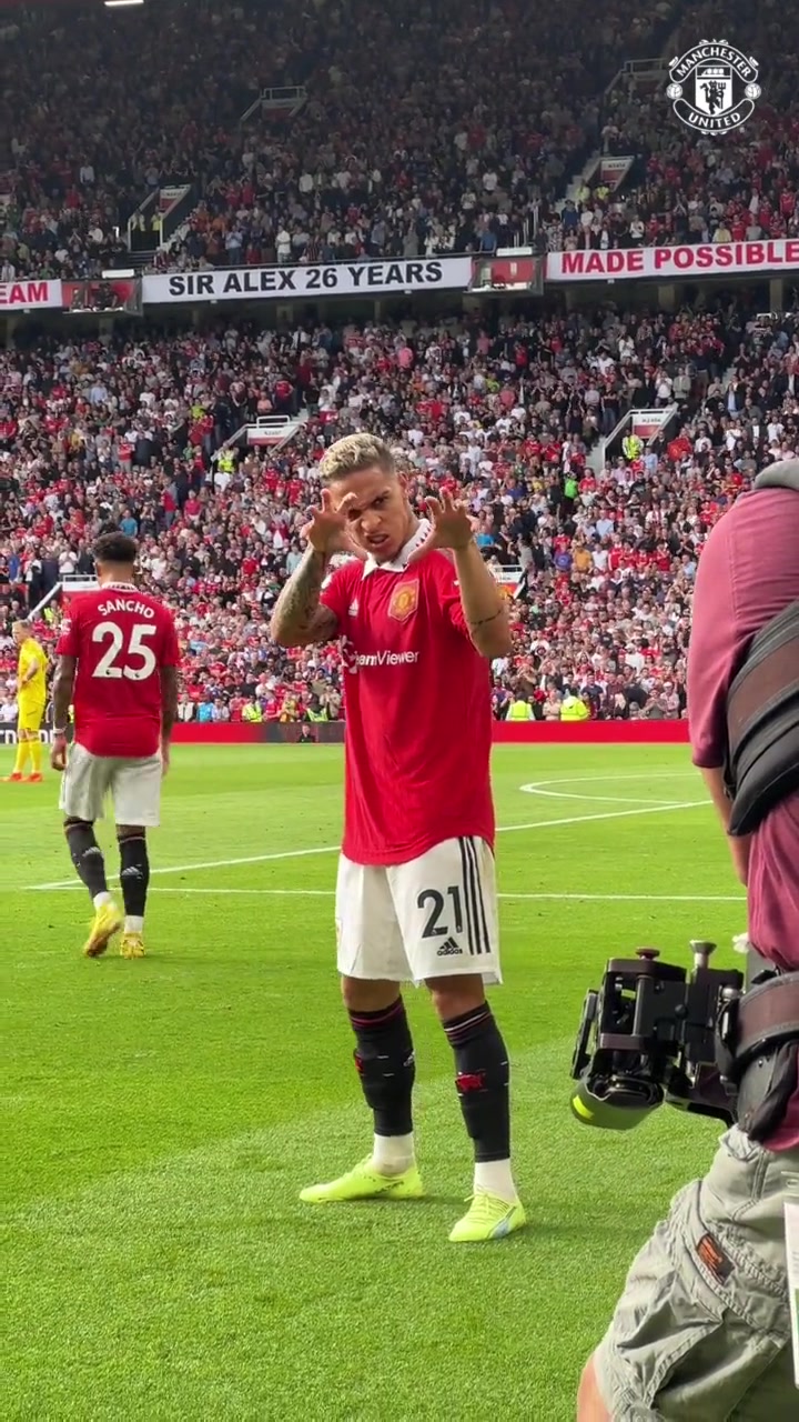 （巴特勒 德拉季奇）基情满满！巴特勒模仿德拉季奇走路的样子