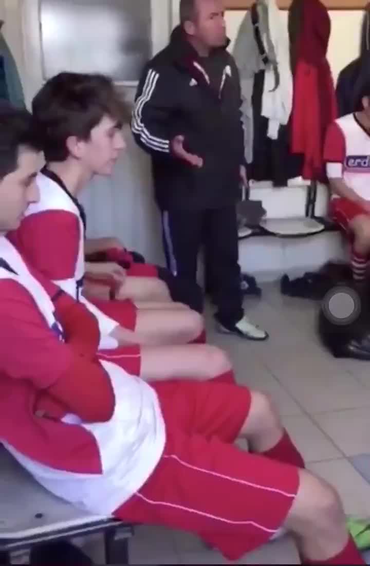 （方硕世界杯表现）世界杯赛后方硕抱怨裁判判罚 姚主席一句话令人服气！