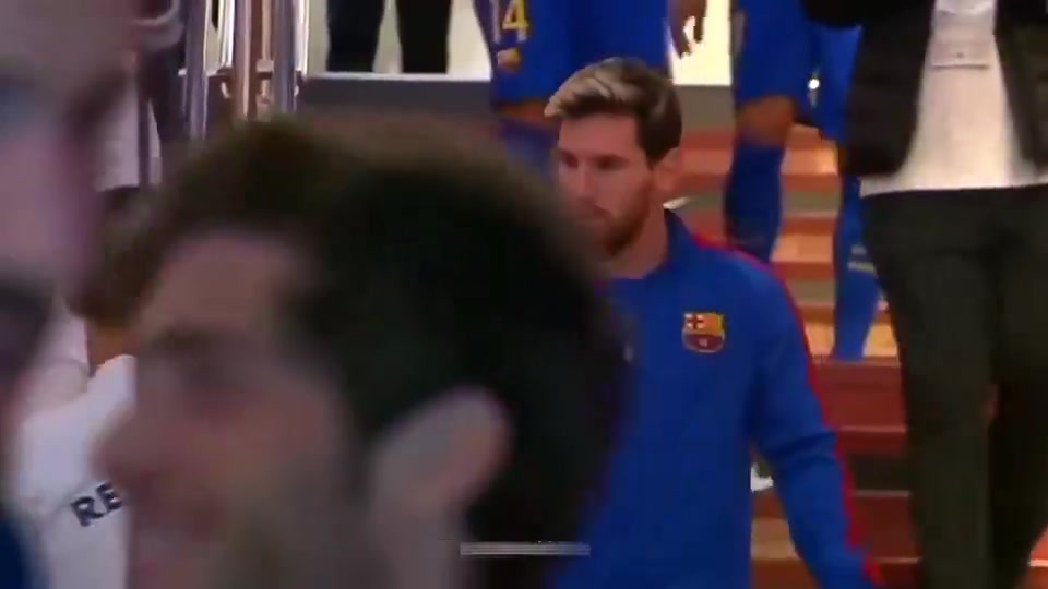 （巅峰魔兽无论做什么动作都显得这么轻盈吗）巅峰魔兽无论做什么动作都显得这么轻盈！