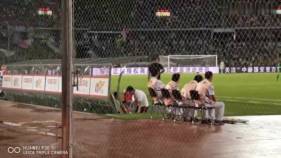 UFC选手夺冠后怒喷詹姆斯：没骨气的懦夫