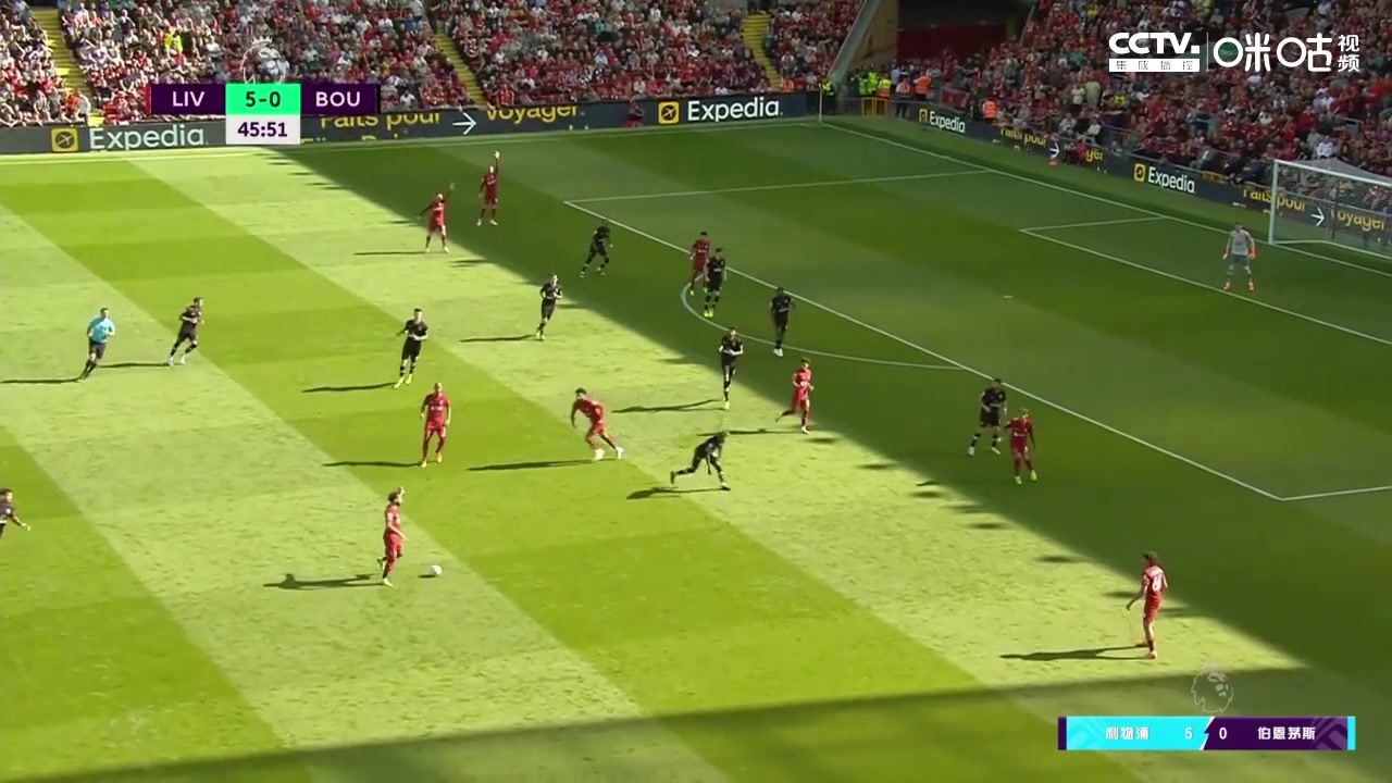 阿诺德传中,伯恩茅斯后卫自摆乌龙(伯纳德·阿诺特传记)