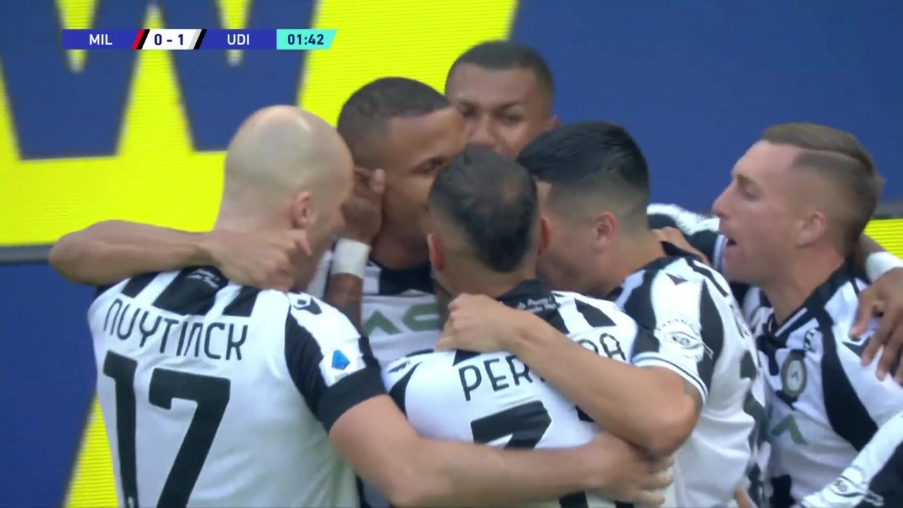 米兰开场两分钟丢球！后卫贝考头球反客为主（米兰vs贝内文托）