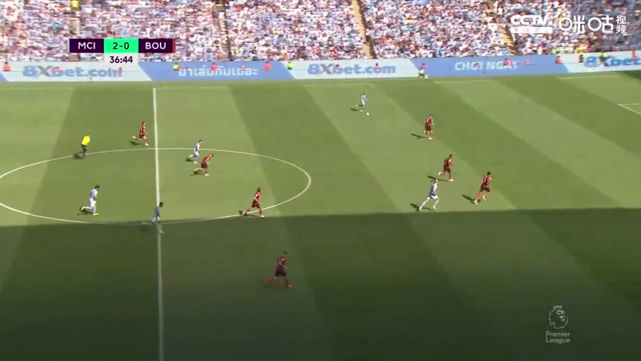 半场传射!丁丁穿裆助攻福登破门(丁丁穿的衣服)