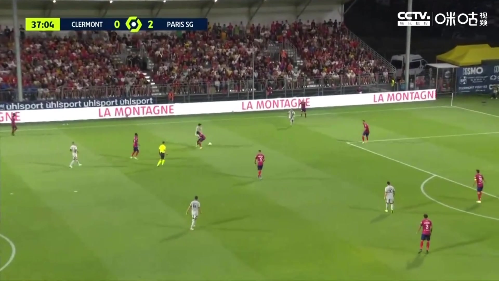 马尔基尼奥斯门前抢点头球入网 巴黎三球领先（马尔基尼奥斯进球）