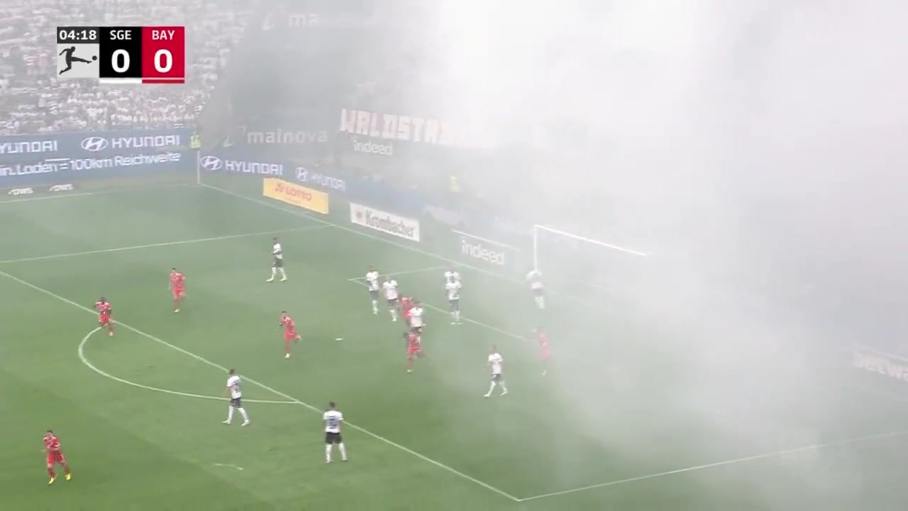 不讲武德！基米希烟雾中任意球偷袭破门（基米希集锦）