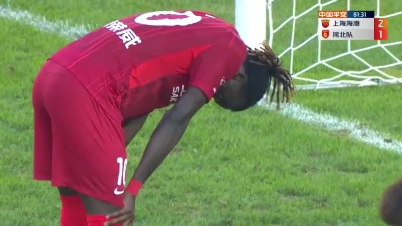 我奶奶要求上场！恩迪亚耶门前一米空门踢飞（恩迪亚耶cba）