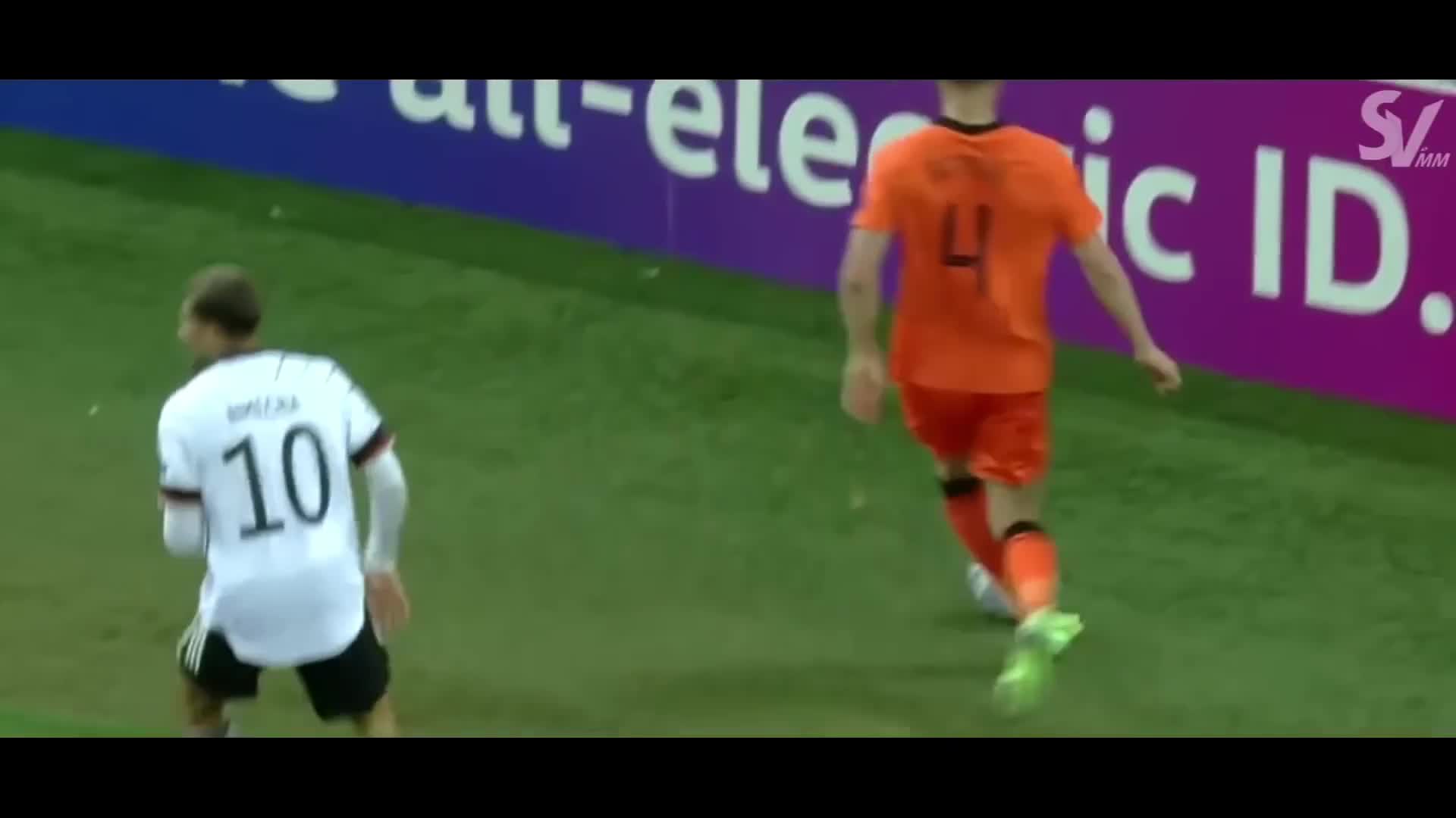 3700万欧转会纽卡！22岁后卫博特曼个人精彩集锦（中后卫博特曼）