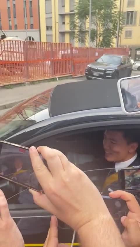 “如果卢卡库来了，你会更开心吗？”张康阳笑着开车离开（张康阳 卢卡库）