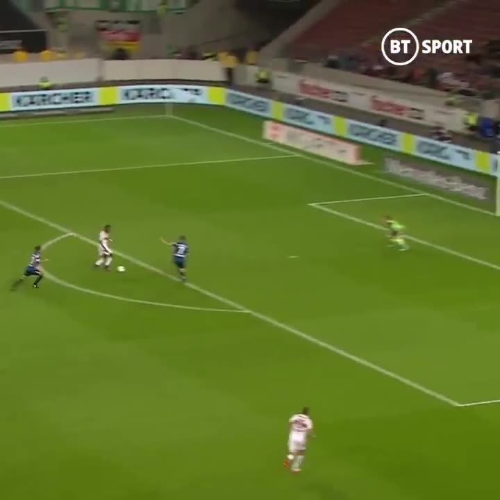 艺术品！帕瓦尔在斯图加特首秀上演大师级传球（帕瓦尔斯图加特球衣号码）