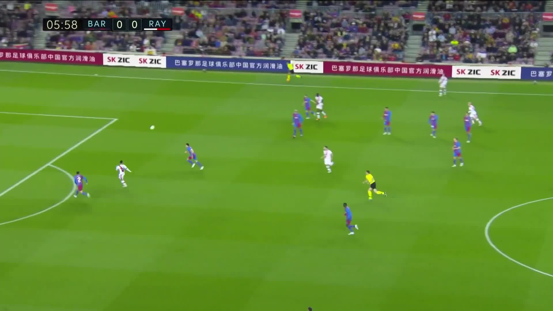 巴萨0-1落后 加西亚门前巧射破门首开记录（巴萨引援加西亚）