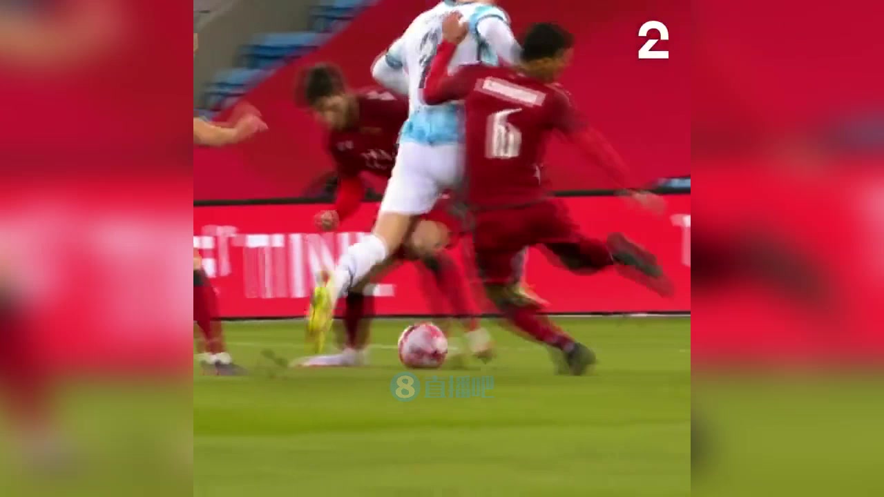 对手受伤+红牌！魔人哈兰德长途奔袭遭铲翻（哈兰德为什么叫魔人）