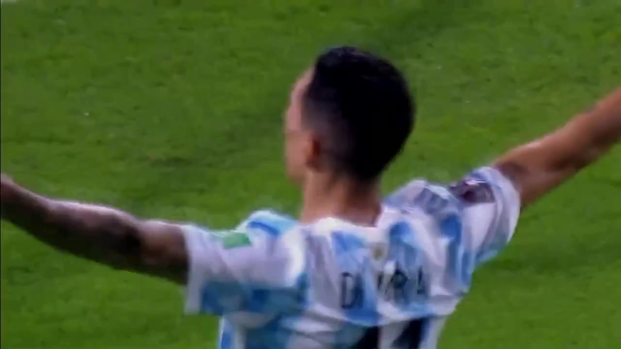 天使降临！迪马利亚写意吊射破门阿根廷2-0领先（迪马利亚打破在阿根廷的三年进球荒）