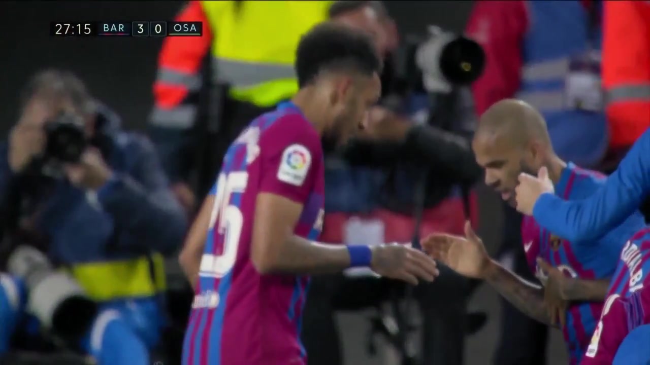 登贝莱传中送助攻双响 奥巴梅扬包抄铲射破门（奥巴梅扬和贝尔）