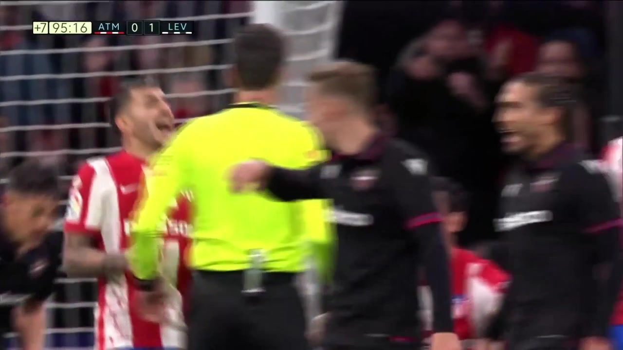 【集锦】西甲-科雷亚倒钩绝平被吹 马竞0-1爆冷不敌副班长莱万特（马竞前锋科雷亚）