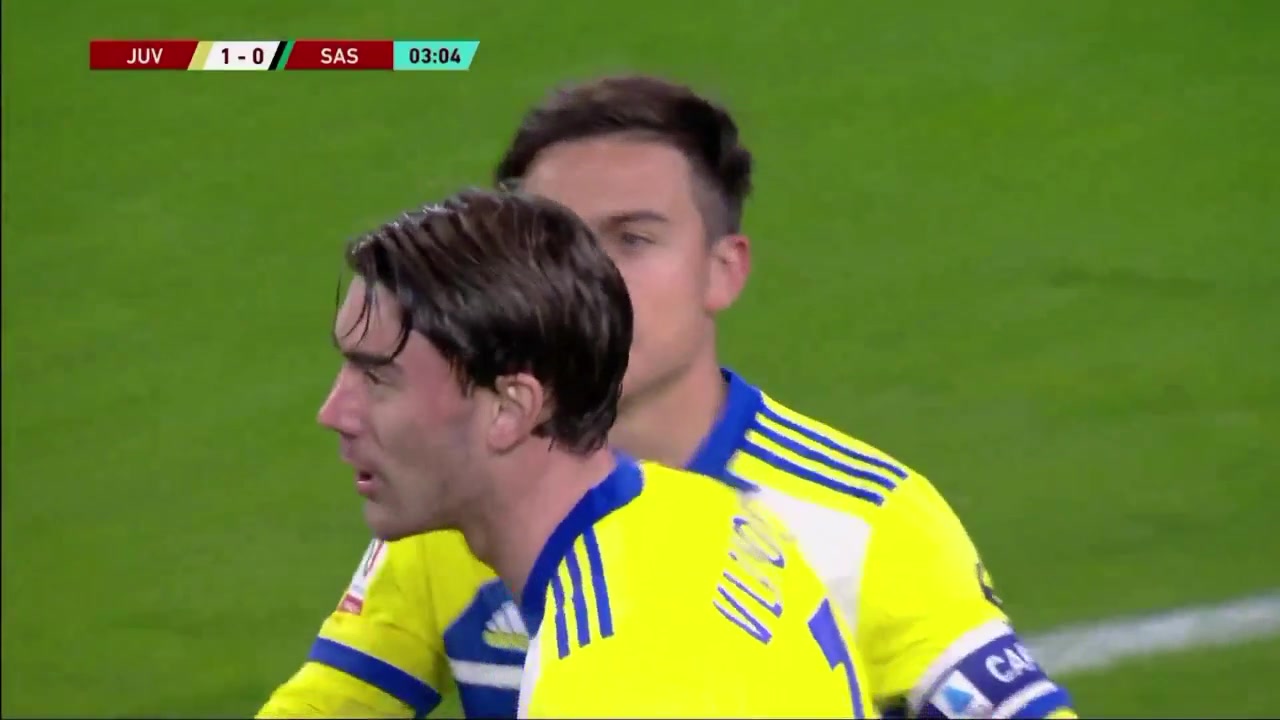 麦肯尼禁区射门被封出 迪巴拉跟进凌空斩破门（nba麦肯尼）